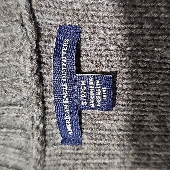 American Eagle small gray knitted layering cardigan - Picture 6 of 7